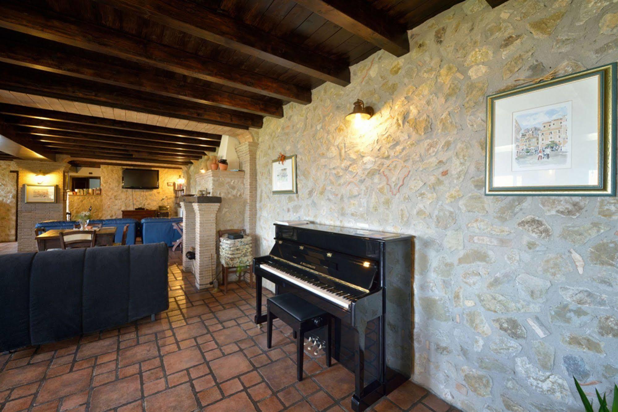 Il Casale Delle Ginestre Aparthotel Castel San Pietro Romano Exterior foto
